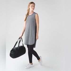 lululemon | Women's Breeze By Longline Hi-Low Tunic White Black Stripe Size 4